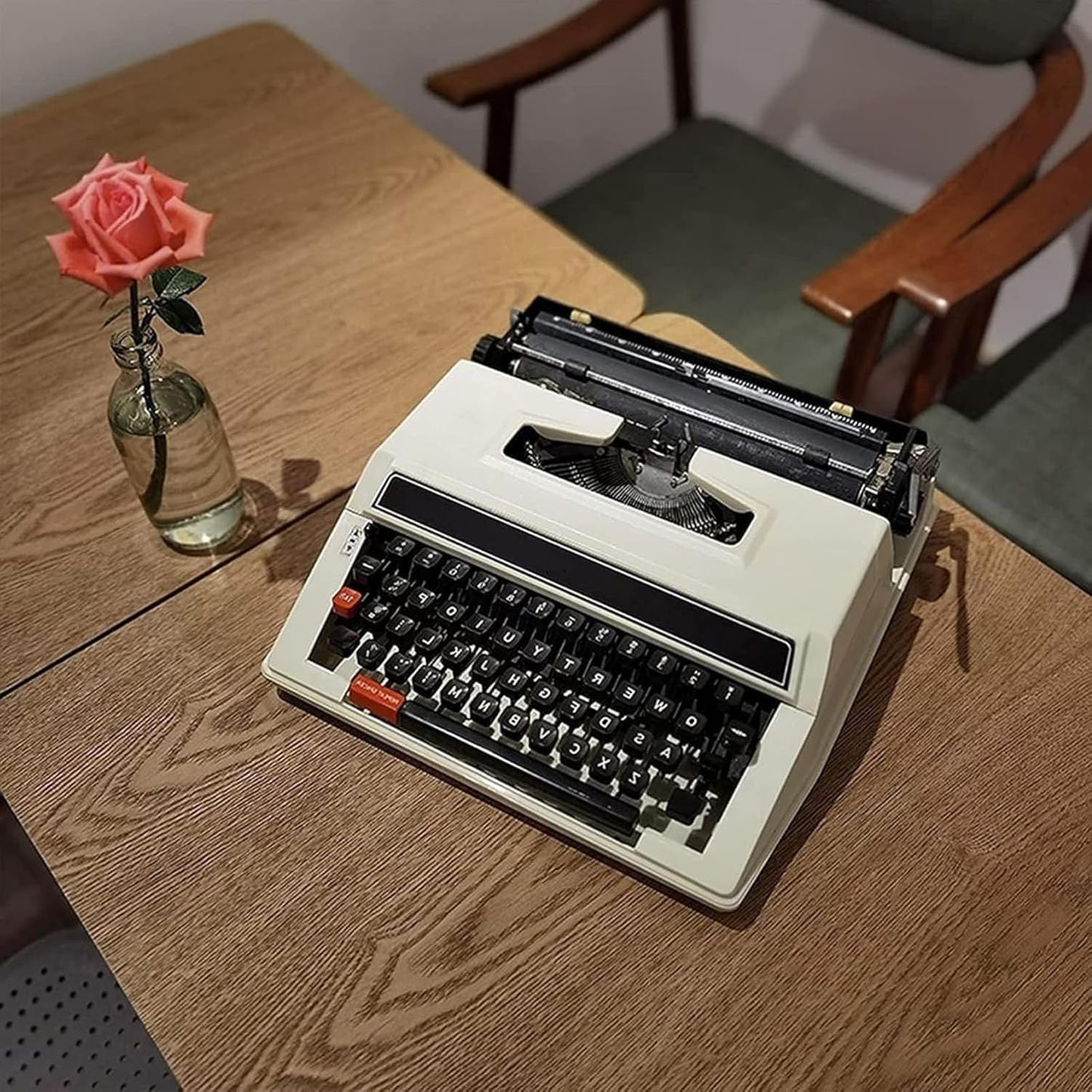 Classic Portable Manual Typewriter - User-Friendly Design - Comes with Ribbon Set - Model KK321